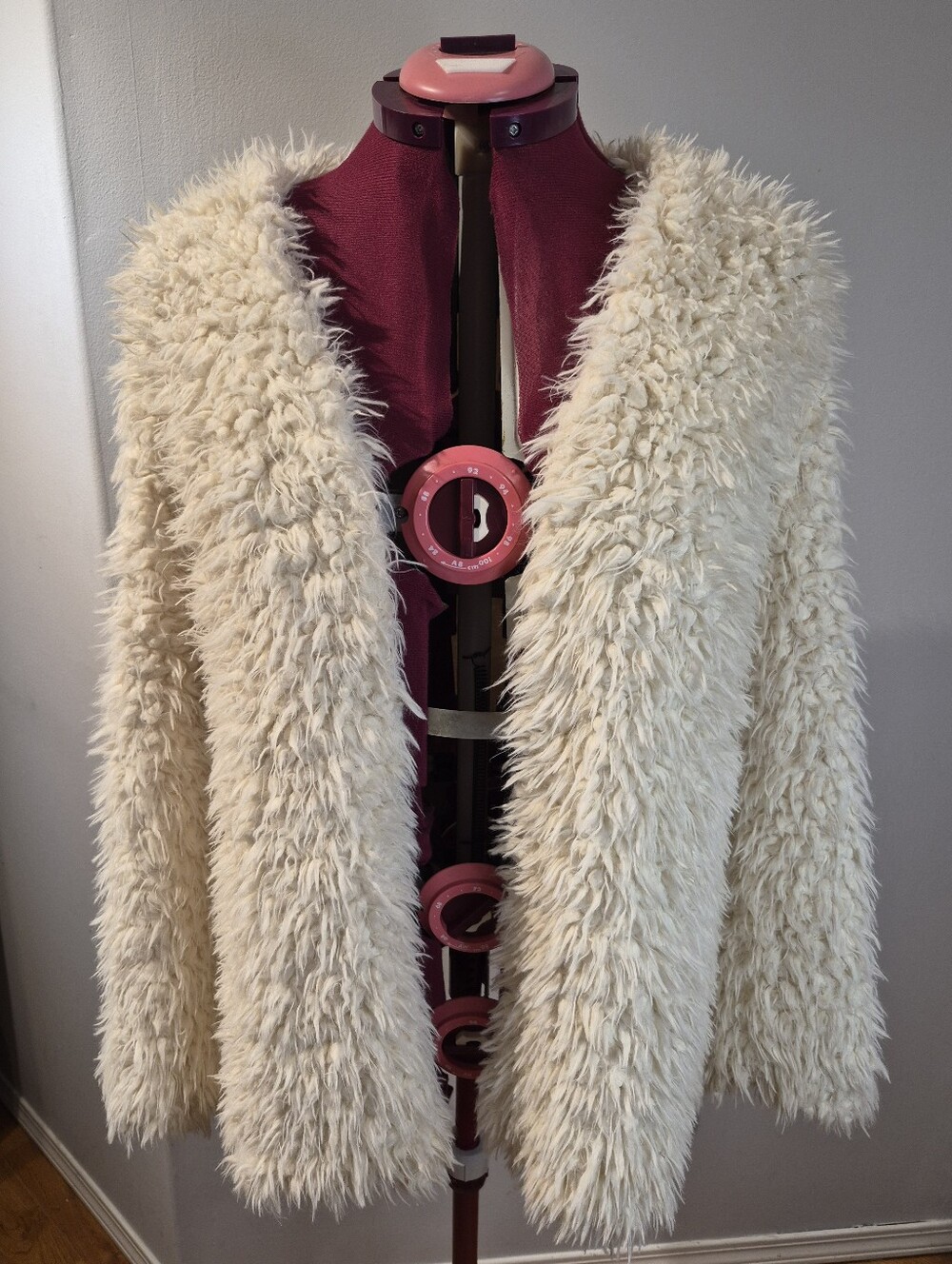 Forever 21 Cream Shaggy Faux Fur Coat – Size Small – Soft Fluffy Open Front